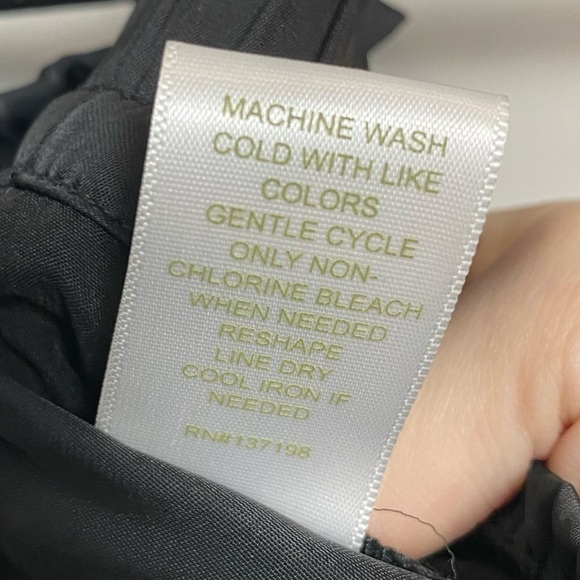 House of Harlow NWT Two Piece Top/Wide Leg Pant Set - Picture 11 of 11